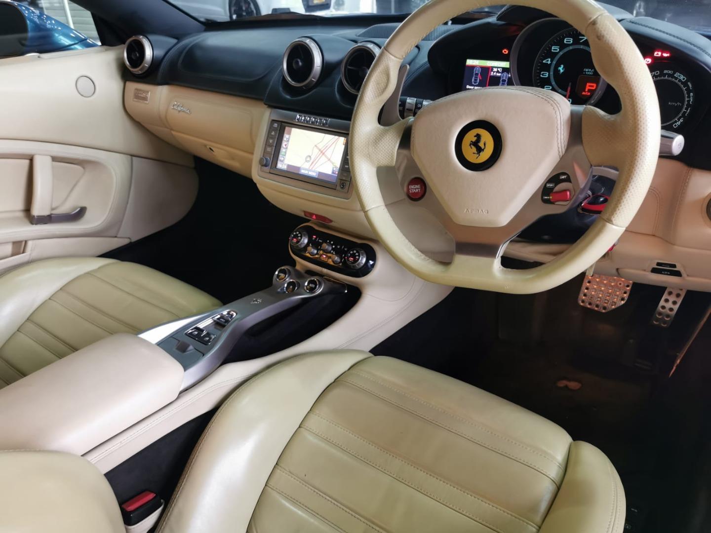https://assets.carsharenova.com/01971bf8-92cc-f8fb-43c6-ed3179dbb496