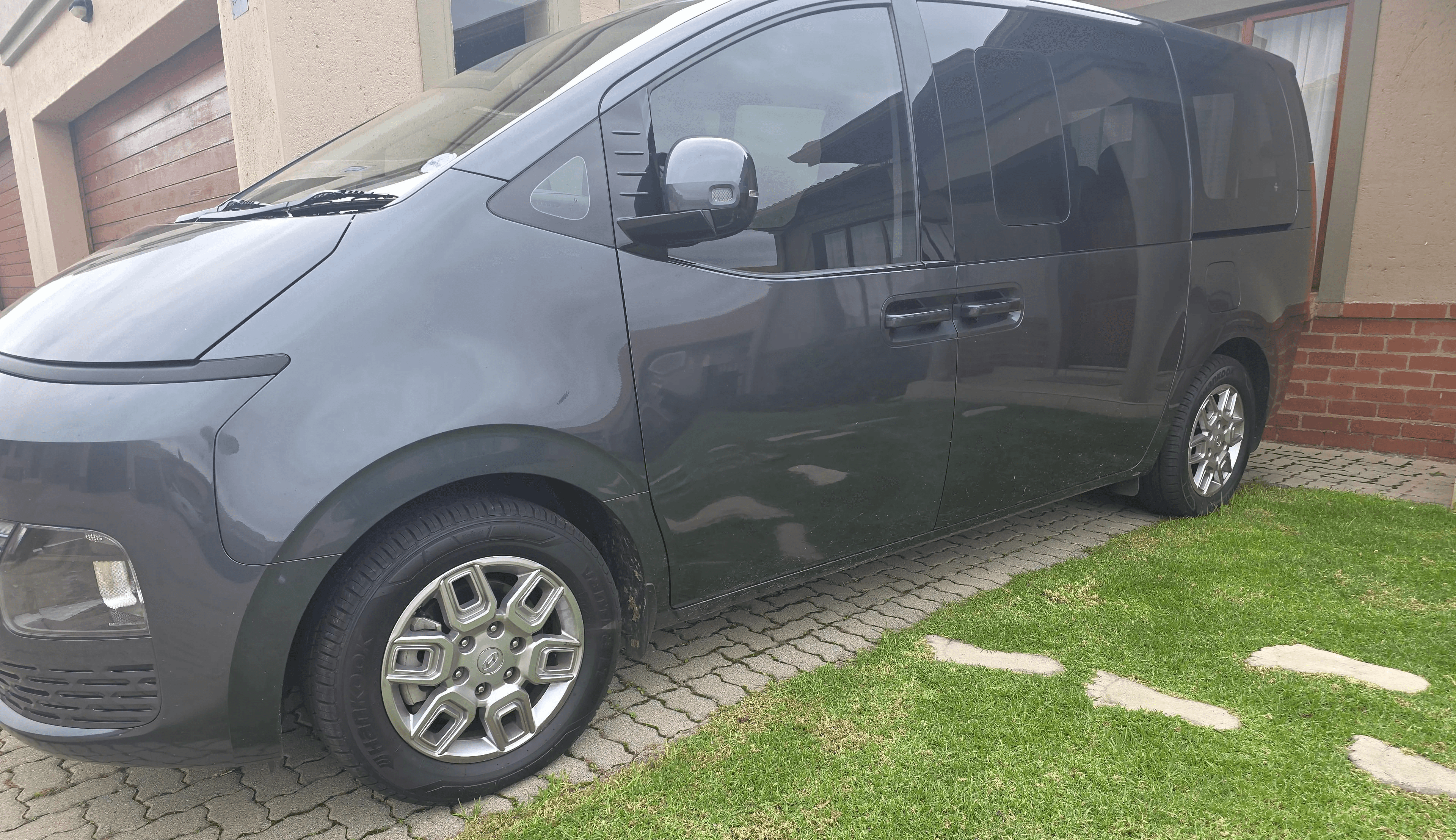 https://assets.carsharenova.com/019dde3a-fe8a-f0f3-a33f-dd341e19c111