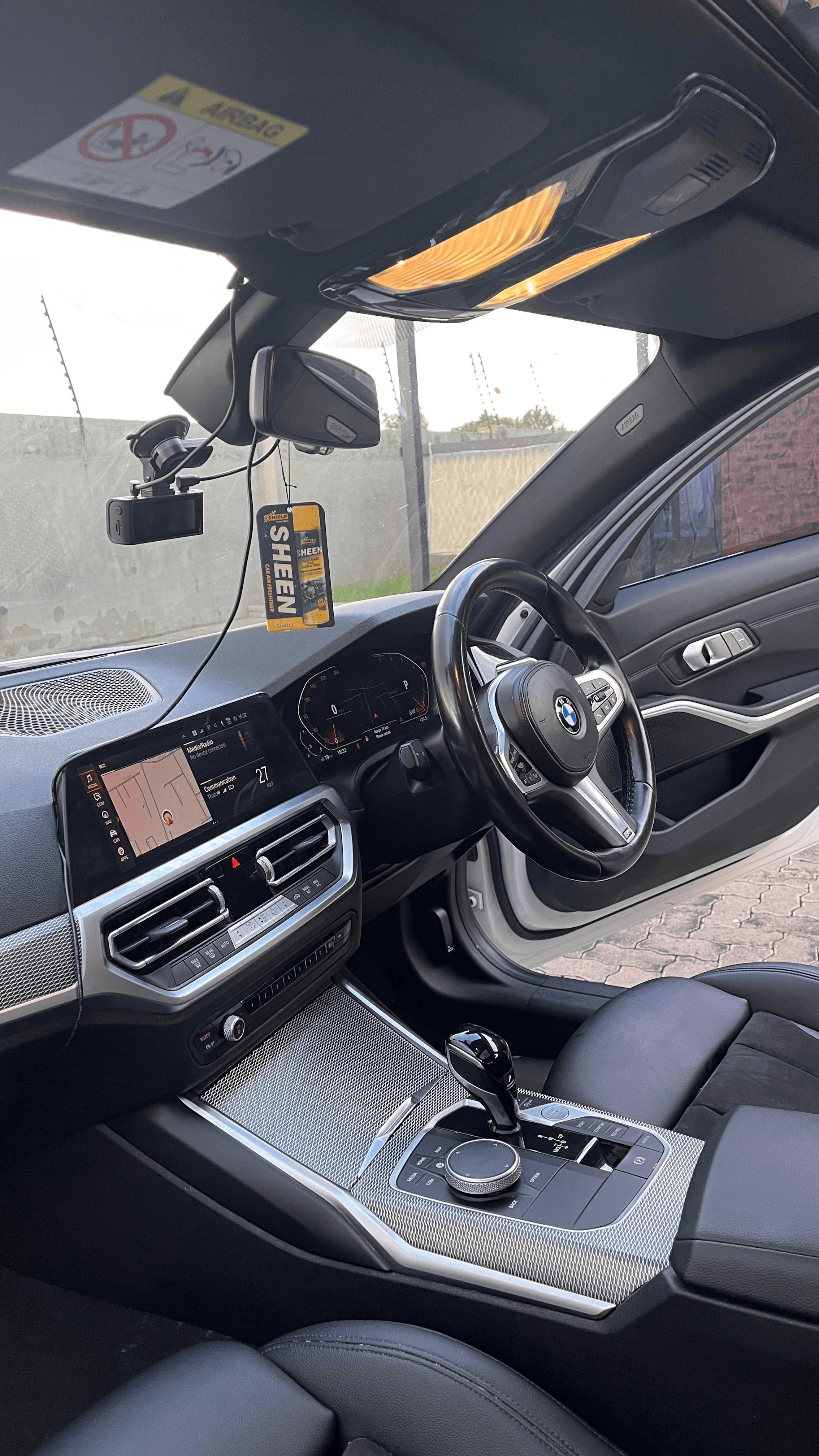 https://assets.carsharenova.com/019dde5b-4de9-8ad9-0eca-d7c68f3dbd53