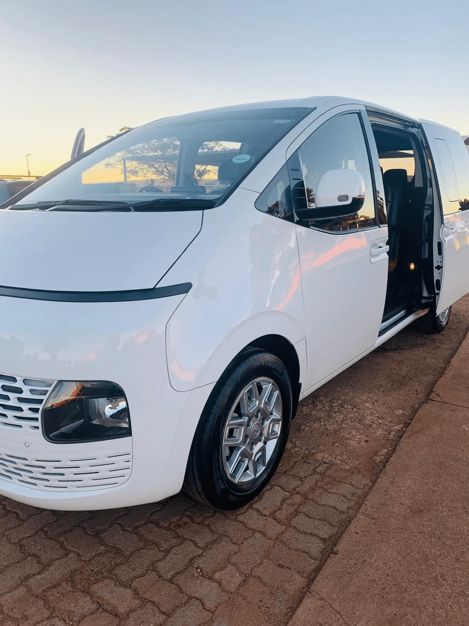 https://assets.carsharenova.com/019e1b40-e7c5-ce5a-9b13-024eda21e4c3